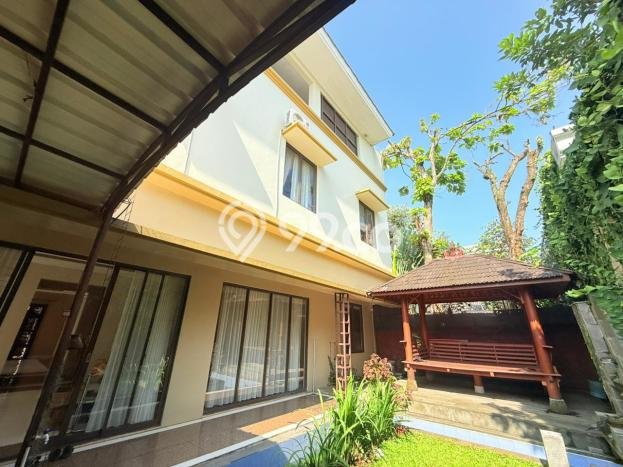 Ready to Use! Premium House LT 406m2 Desain Elegan di Sentul City Ready to Use! Premium House LT 406m2 Desain Elegan di Sentul City