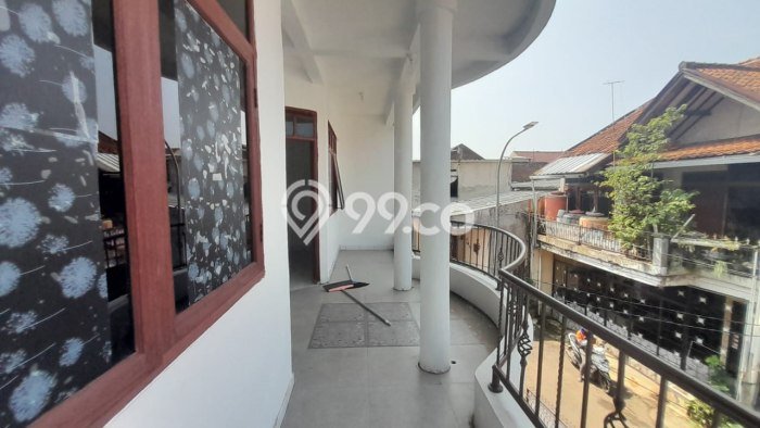 Rumah Luas Asri 4 KT Siap Pakai di Buah Batu Bandung Rumah Luas Asri 4 KT Siap Pakai di Buah Batu Bandung