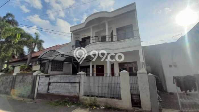 Rumah Luas Asri 4 KT Siap Pakai di Buah Batu Bandung Rumah Luas Asri 4 KT Siap Pakai di Buah Batu Bandung