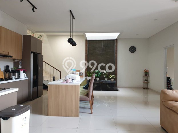 Rumah Elit Modern Tanpa Renovasi di Turangga Bandung Rumah Elit Modern Tanpa Renovasi di Turangga Bandung