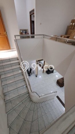 Rumah Luas Asri 5 KT Siap Pakai di Buah Batu Bandung Rumah Luas Asri 5 KT Siap Pakai di Buah Batu Bandung