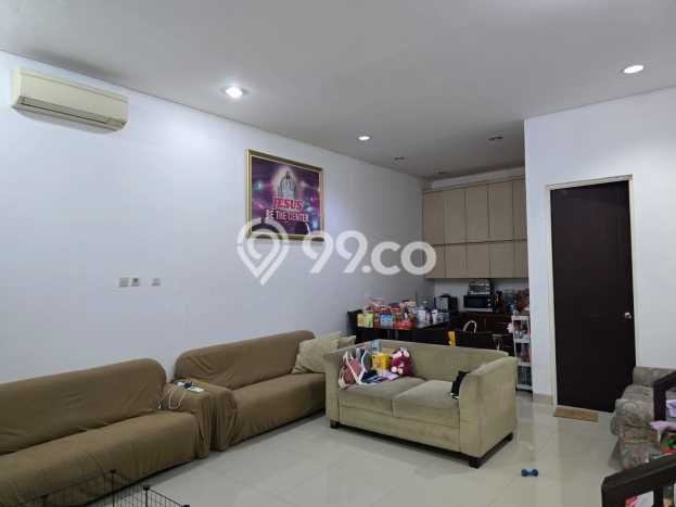 INVESTASI CERDAS! Rumah Exclusive Daan Mogot, Jakarta Barat, Luas Tanah 120m² Luas Bangunan 200m² INVESTASI CERDAS! Rumah Exclusive Daan Mogot, Jakarta Barat, Luas Tanah 120m² Luas Bangunan 200m²
