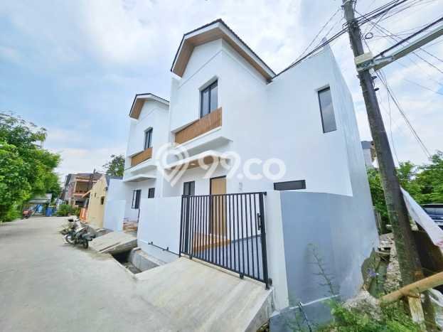 Rumah Strategis di Pusat Kota Harapan Indah, Bekasi - 3 Kamar Tidur Rumah Strategis di Pusat Kota Harapan Indah, Bekasi - 3 Kamar Tidur