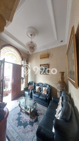 Rumah Luxury Modern Siap Huni di Jatiwaringin Jakarta Timur Rumah Luxury Modern Siap Huni di Jatiwaringin Jakarta Timur