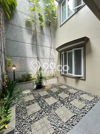 Jual Rumah Luas Elegan Dengan View Eksklusif di Pondok Indah, Jakarta Selatan Jual Rumah Luas Elegan Dengan View Eksklusif di Pondok Indah, Jakarta Selatan