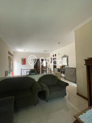 LIMITED OFFER! Rumah Berkualitas di Pondok Pinang, Luas 200m² Bangunan 280m² LIMITED OFFER! Rumah Berkualitas di Pondok Pinang, Luas 200m² Bangunan 280m²