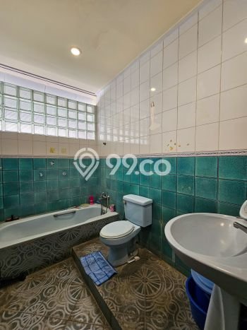Rumah Berkualitas LT 448m² / LB 550m² di Pondok Indah, Dekat Pusat Kota, Jakarta Selatan Rumah Berkualitas LT 448m² / LB 550m² di Pondok Indah, Dekat Pusat Kota, Jakarta Selatan