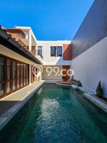 Rumah Berkualitas LT 448m² / LB 550m² di Pondok Indah, Dekat Pusat Kota, Jakarta Selatan Rumah Berkualitas LT 448m² / LB 550m² di Pondok Indah, Dekat Pusat Kota, Jakarta Selatan