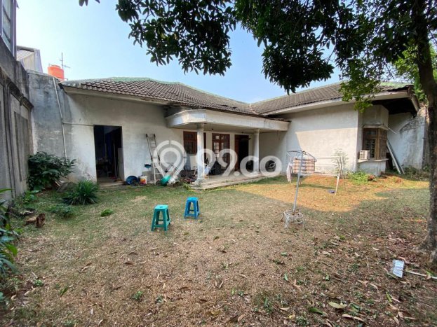 SIAP HUNI! Rumah Asri area Ampera, LT 730m² LB 300m² SIAP HUNI! Rumah Asri area Ampera, LT 730m² LB 300m²