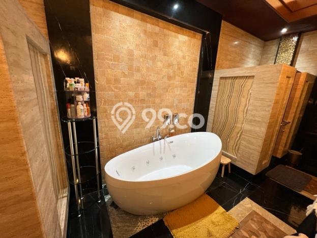 Rumah Luxury Modern Tanpa Renovasi di Pondok Indah Jakarta Selatan Rumah Luxury Modern Tanpa Renovasi di Pondok Indah Jakarta Selatan