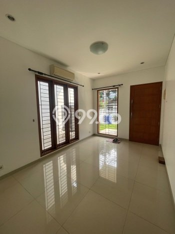 DREAM HOME! Rumah di Pondok Indah, 4 KT, Free Banjir, Luas 200m² LB 450m² DREAM HOME! Rumah di Pondok Indah, 4 KT, Free Banjir, Luas 200m² LB 450m²