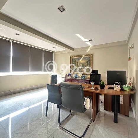 Hunian Elit LB 600m2 Siap Huni Desain Elegan di Pondok Indah, Jakarta Selatan Hunian Elit LB 600m2 Siap Huni Desain Elegan di Pondok Indah, Jakarta Selatan