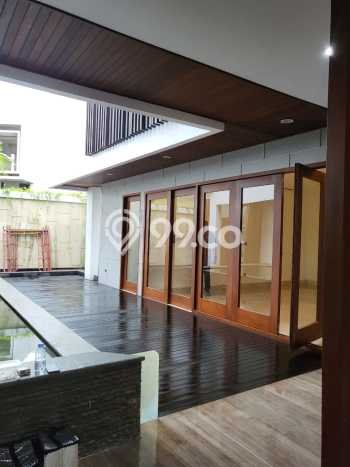 Rumah Luxury Modern Tanpa Renovasi di Pondok Indah Jakarta Selatan Rumah Luxury Modern Tanpa Renovasi di Pondok Indah Jakarta Selatan