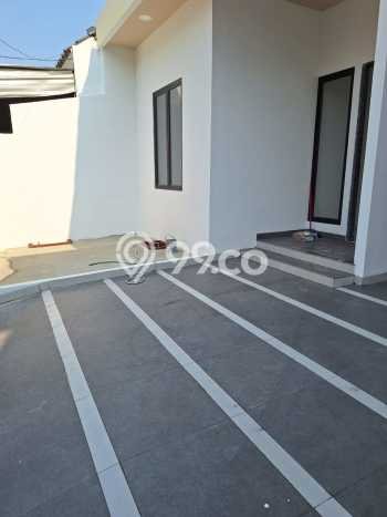 Jual Cepat Rumah dengan 3 Kamar Tidur dan 2 Kamar Mandi di Kawasan Harapan Indah, Bekasi Jual Cepat Rumah dengan 3 Kamar Tidur dan 2 Kamar Mandi di Kawasan Harapan Indah, Bekasi