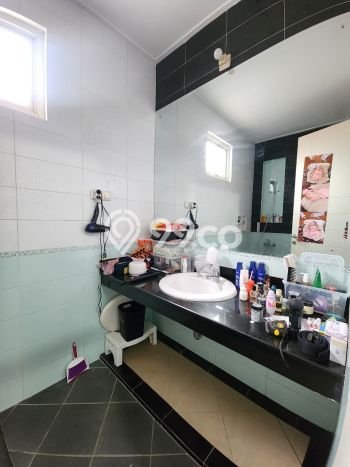 Jual Rumah Eksklusif 4 KT di Harapan Indah, Bekasi Jual Rumah Eksklusif 4 KT di Harapan Indah, Bekasi