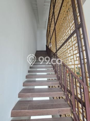 Disewakan Kantor di BSD Tangerang Selatan LT 183m2, LB 583m2 Disewakan Kantor di BSD Tangerang Selatan LT 183m2, LB 583m2