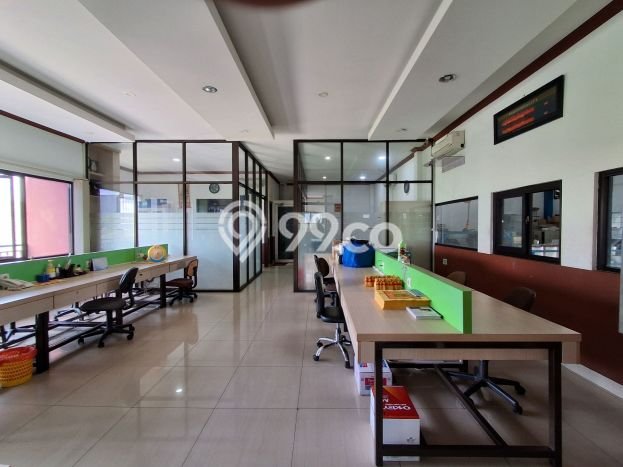 Unit Gudang Dijual di BSD Tangerang Selatan Luas Tanah 880m2, Luas Bangunan 490m2 Unit Gudang Dijual di BSD Tangerang Selatan Luas Tanah 880m2, Luas Bangunan 490m2