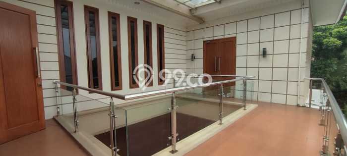 Rumah Luxury Modern Tanpa Renovasi di BSD Foresta Tangerang Rumah Luxury Modern Tanpa Renovasi di BSD Foresta Tangerang