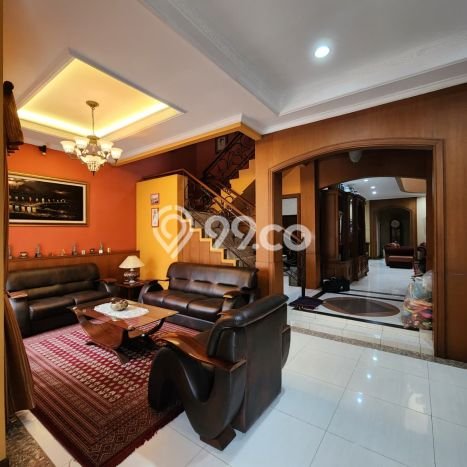 Hunian Elit LB 400m2 Siap Huni Desain Elegan di Pejaten, Jakarta Selatan Hunian Elit LB 400m2 Siap Huni Desain Elegan di Pejaten, Jakarta Selatan