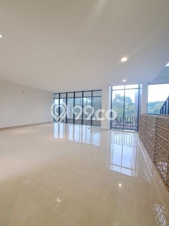 Disewakan Kantor di BSD Tangerang Selatan LT 183m2, LB 583m2 Disewakan Kantor di BSD Tangerang Selatan LT 183m2, LB 583m2
