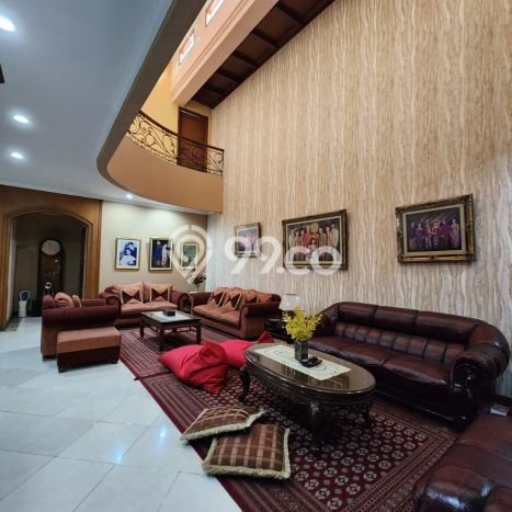 Hunian Elit LB 400m2 Siap Huni Desain Elegan di Pejaten, Jakarta Selatan Hunian Elit LB 400m2 Siap Huni Desain Elegan di Pejaten, Jakarta Selatan