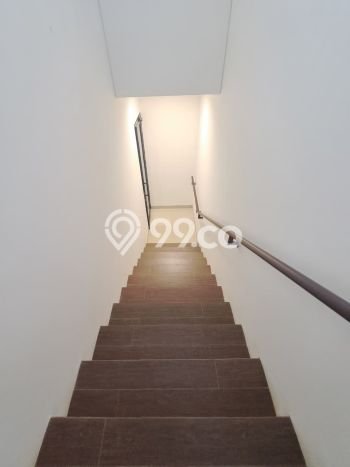 Disewakan Kantor di BSD Tangerang Selatan LT 183m2, LB 583m2 Disewakan Kantor di BSD Tangerang Selatan LT 183m2, LB 583m2