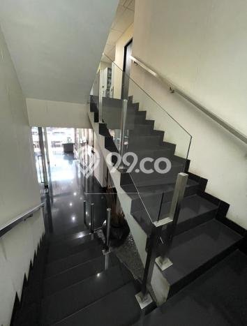 Komersial Bagus LT 300m2 LB 468m2 Dijual di BSD Tangerang Selatan Komersial Bagus LT 300m2 LB 468m2 Dijual di BSD Tangerang Selatan