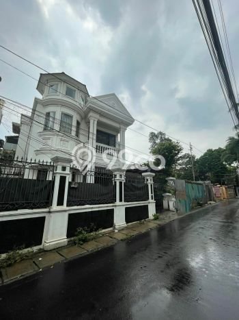Siap Huni Rumah Mewah 3 Kamar di Kebayoran Lama Dekat ke Mana Saja Siap Huni Rumah Mewah 3 Kamar di Kebayoran Lama Dekat ke Mana Saja