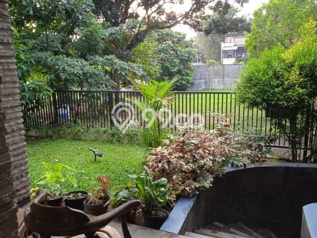 Rumah Mewah LB 350m2 Siap Pakai Desain Elegan di Bintaro, Tangerang Selatan Rumah Mewah LB 350m2 Siap Pakai Desain Elegan di Bintaro, Tangerang Selatan
