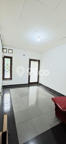 Rumah Sewa Jakarta Selatan LT 180m2 LB 160m2 Kawasan Bintaro Rumah Sewa Jakarta Selatan LT 180m2 LB 160m2 Kawasan Bintaro