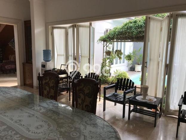 Ready to Use! Luxury House LT 715m2 Desain Elegan di Cipete Ready to Use! Luxury House LT 715m2 Desain Elegan di Cipete