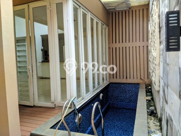 Rumah Luxury Modern Tanpa Renovasi di Pondok Indah Jakarta Selatan Rumah Luxury Modern Tanpa Renovasi di Pondok Indah Jakarta Selatan