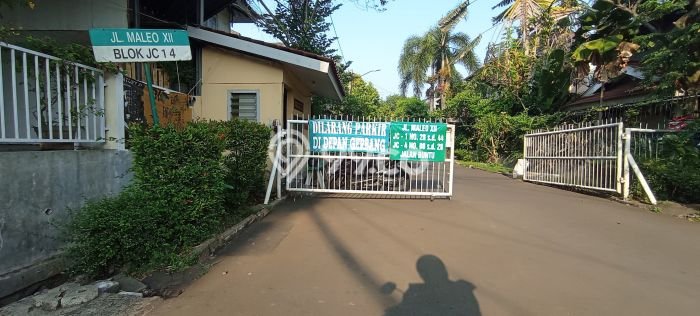 For Sale! Premium House LT 231m2 Desain Elegan di Sektor 9-Bintaro For Sale! Premium House LT 231m2 Desain Elegan di Sektor 9-Bintaro