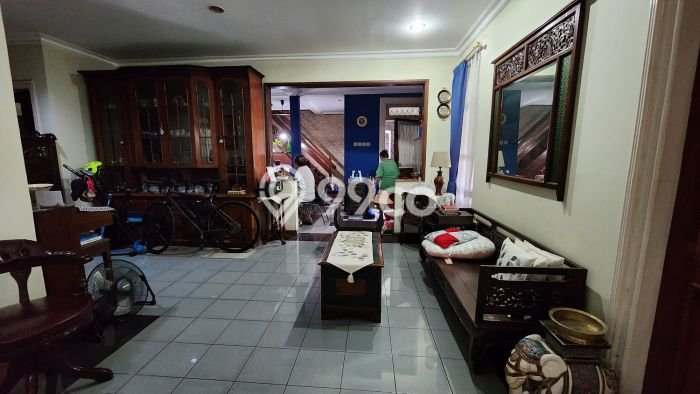Hunian Mewah LB 180m2 Siap Pakai Desain Elegan di Bintaro, Jakarta Selatan Hunian Mewah LB 180m2 Siap Pakai Desain Elegan di Bintaro, Jakarta Selatan