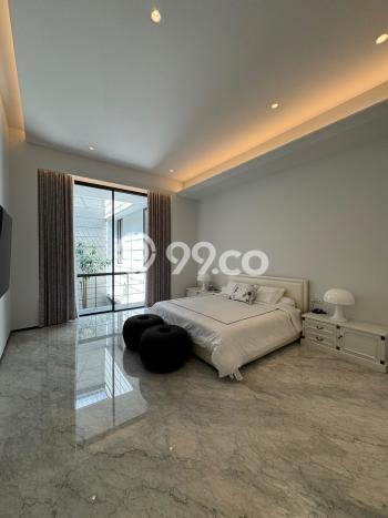 Hunian Elit LB 450m2 Siap Huni Desain Elegan di Pondok Indah, Jakarta Selatan Hunian Elit LB 450m2 Siap Huni Desain Elegan di Pondok Indah, Jakarta Selatan