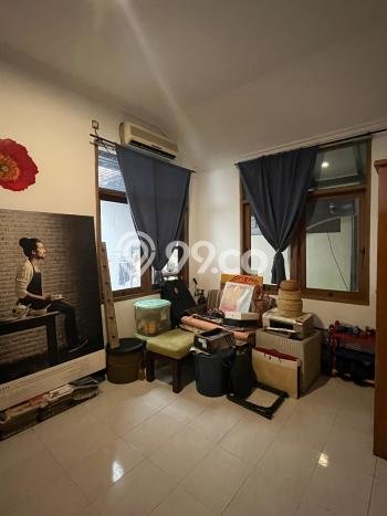Rumah Luxury Modern Tanpa Renovasi di Pondok Indah Jakarta Selatan Rumah Luxury Modern Tanpa Renovasi di Pondok Indah Jakarta Selatan