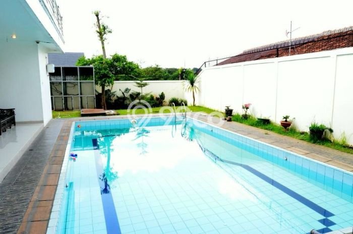 Jual Rumah Mewah Megah Dengan View Eksklusif di Cinere, Jakarta Selatan Jual Rumah Mewah Megah Dengan View Eksklusif di Cinere, Jakarta Selatan