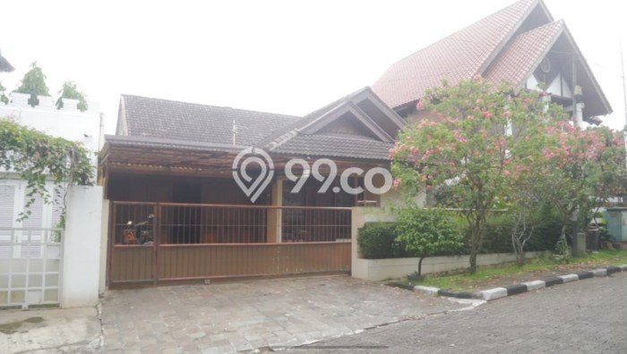 Rumah Mewah LB 400m2 Siap Huni Desain Elegan di Cinere, Jakarta Selatan Rumah Mewah LB 400m2 Siap Huni Desain Elegan di Cinere, Jakarta Selatan