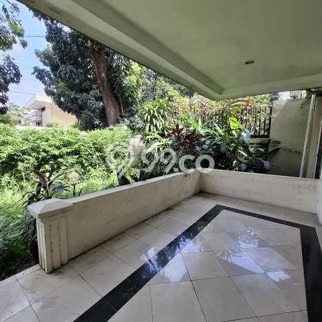 Rumah Elit LB 400m2 Siap Huni Desain Elegan di Pondok Indah, Jakarta Selatan Rumah Elit LB 400m2 Siap Huni Desain Elegan di Pondok Indah, Jakarta Selatan