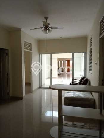 Rumah Elit Modern Tanpa Renovasi di BSD City Tangerang Rumah Elit Modern Tanpa Renovasi di BSD City Tangerang