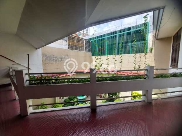 For Sale! Premium House LT 288m2 Desain Elegan di Puri Indah For Sale! Premium House LT 288m2 Desain Elegan di Puri Indah