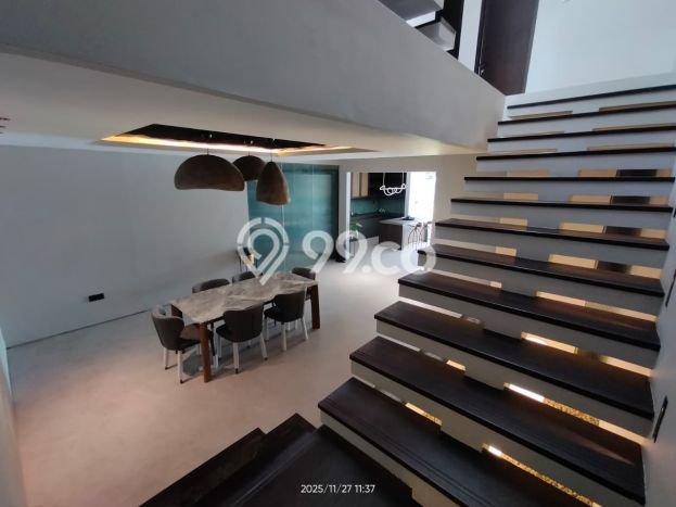 Jual Rumah Mewah Megah Dengan View Cantik di Alam Sutera, Tangerang Jual Rumah Mewah Megah Dengan View Cantik di Alam Sutera, Tangerang