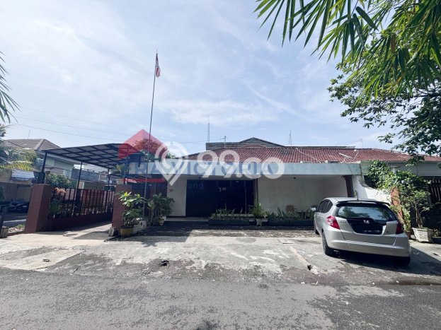 HOT DEAL! Dijual Rumah Premium di Klojen, Malang, Luas Tanah 489m2m² LB 600m2m² HOT DEAL! Dijual Rumah Premium di Klojen, Malang, Luas Tanah 489m2m² LB 600m2m²