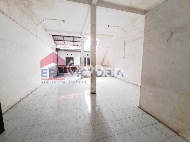 LOKASI BISNIS! Ruko Disewakan di Pakis, Luas 340m2m², Area Strategis LOKASI BISNIS! Ruko Disewakan di Pakis, Luas 340m2m², Area Strategis