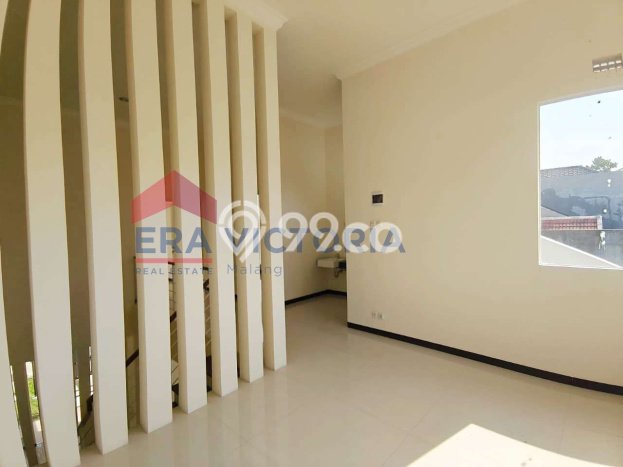 LISTING BARU! Rumah di , Siap Huni, 4 KM, Akses Malang, Malang, LT 200m2m² Bangunan 172m2m² LISTING BARU! Rumah di , Siap Huni, 4 KM, Akses Malang, Malang, LT 200m2m² Bangunan 172m2m²