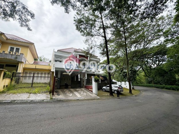 KESEMPATAN TERBAIK! Rumah Asri area Blimbing, Luas 842m2m² Bangunan 450m2m² KESEMPATAN TERBAIK! Rumah Asri area Blimbing, Luas 842m2m² Bangunan 450m2m²