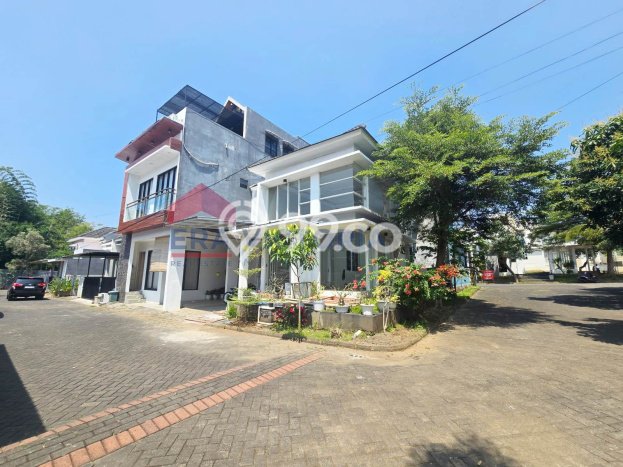 Rumah Lokasi Strategis area , Malang, LT 105m2m² LB 58m2m² Rumah Lokasi Strategis area , Malang, LT 105m2m² LB 58m2m²
