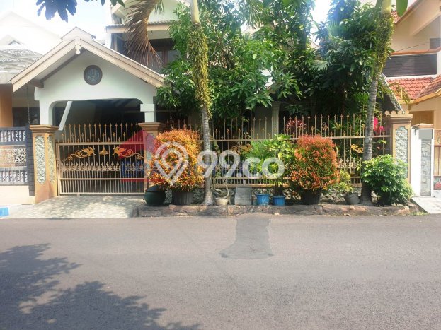 Rumah Premium LT 238m2m² / LB 280m2m² di Kompleks Perumahan Lowokwaru, Malang Rumah Premium LT 238m2m² / LB 280m2m² di Kompleks Perumahan Lowokwaru, Malang