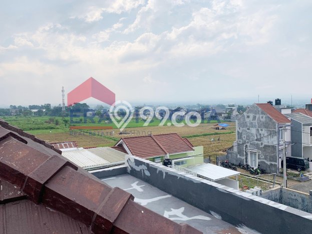 Rumah Idaman dengan 3 Kamar Tidur di Lingkungan Asri Lowokwaru, Malang Rumah Idaman dengan 3 Kamar Tidur di Lingkungan Asri Lowokwaru, Malang