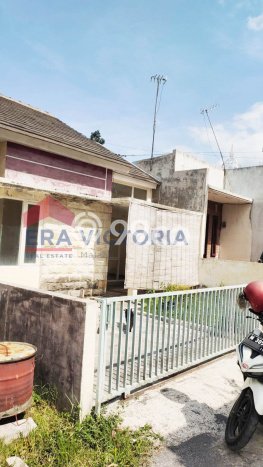 Disewakan! Rumah 2 Kamar Tidur &
1 Kamar Mandi di Batu, Malang Disewakan! Rumah 2 Kamar Tidur &
1 Kamar Mandi di Batu, Malang